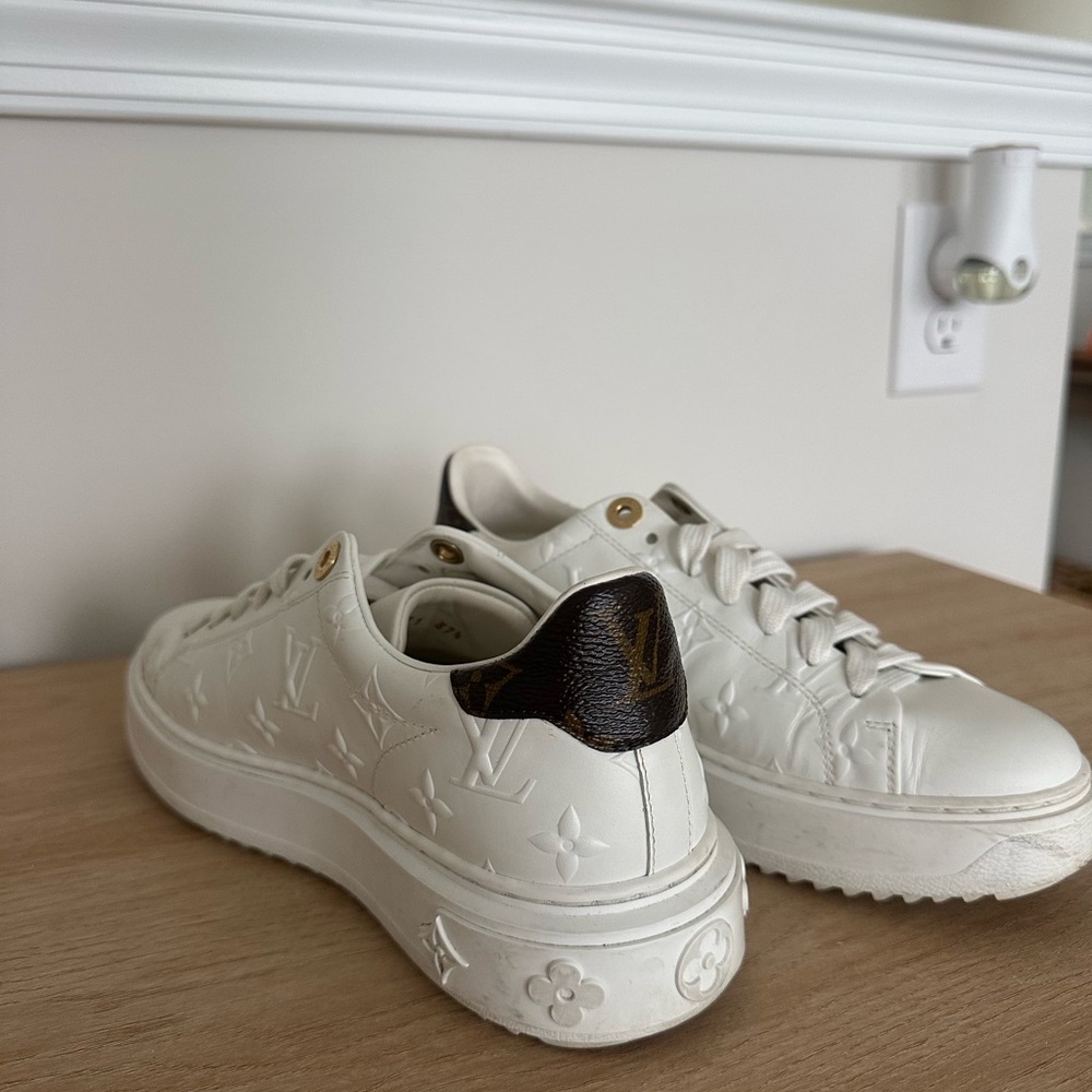 White Sneakers with Monogram Louis Vuitton Detail